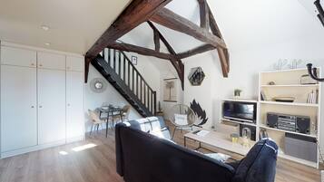 Télévision, chaßne hi-fi, espaces bureaux