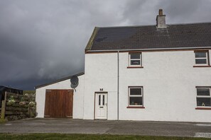 Exterior - Cozy Cottage In Picturesque Scotland (Isle of Islay)