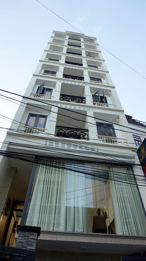 Front of property - Hoang Le Apartment (Nha Trang)
