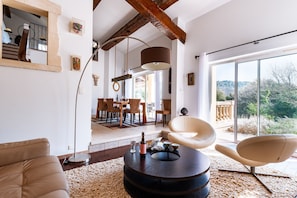 TV, fireplace, DVD player