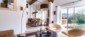 Provencalsk villa til leje, stor pool, i en bakketop landsby