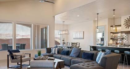 Steps to the Pool | Red Mountain View | BBQ | Outdoor Dining Space | Arcadia #27