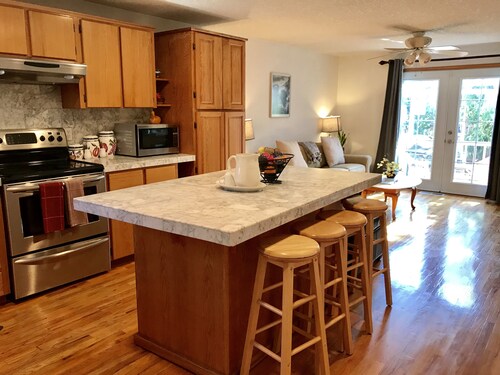 Quiet, comfortable home. Near Intel and Nike campuses.