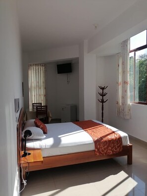 Minibar, in-room safe, free WiFi, bed sheets - Posada del Ángel Hotel (Tarapoto)