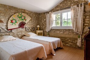 4 soverom, strykejern/-brett og wi-fi (inkludert)