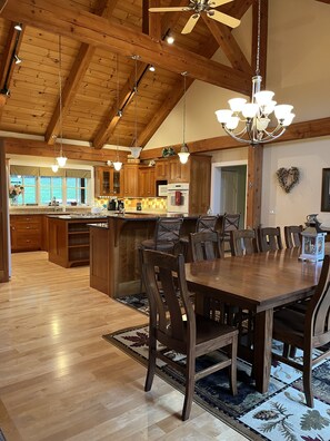 Dining - Premier Holmes County Getaway Between Mohican and Amish Country! (Big Prairie)