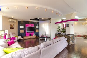 TV, DVD player