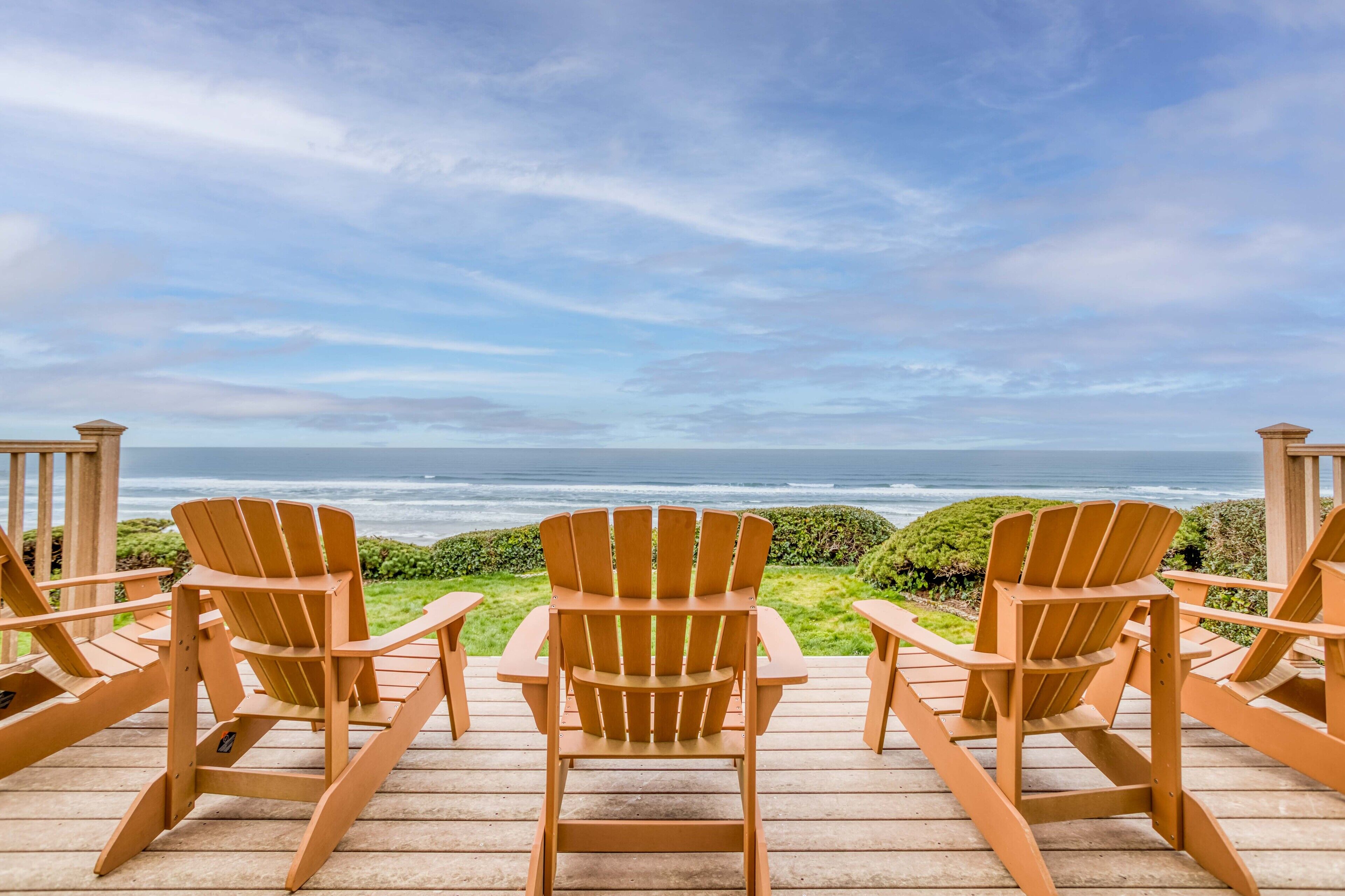 Popular Single-Level Newport Oceanfront w/ Panoramic Views, Deck + Fireplace!