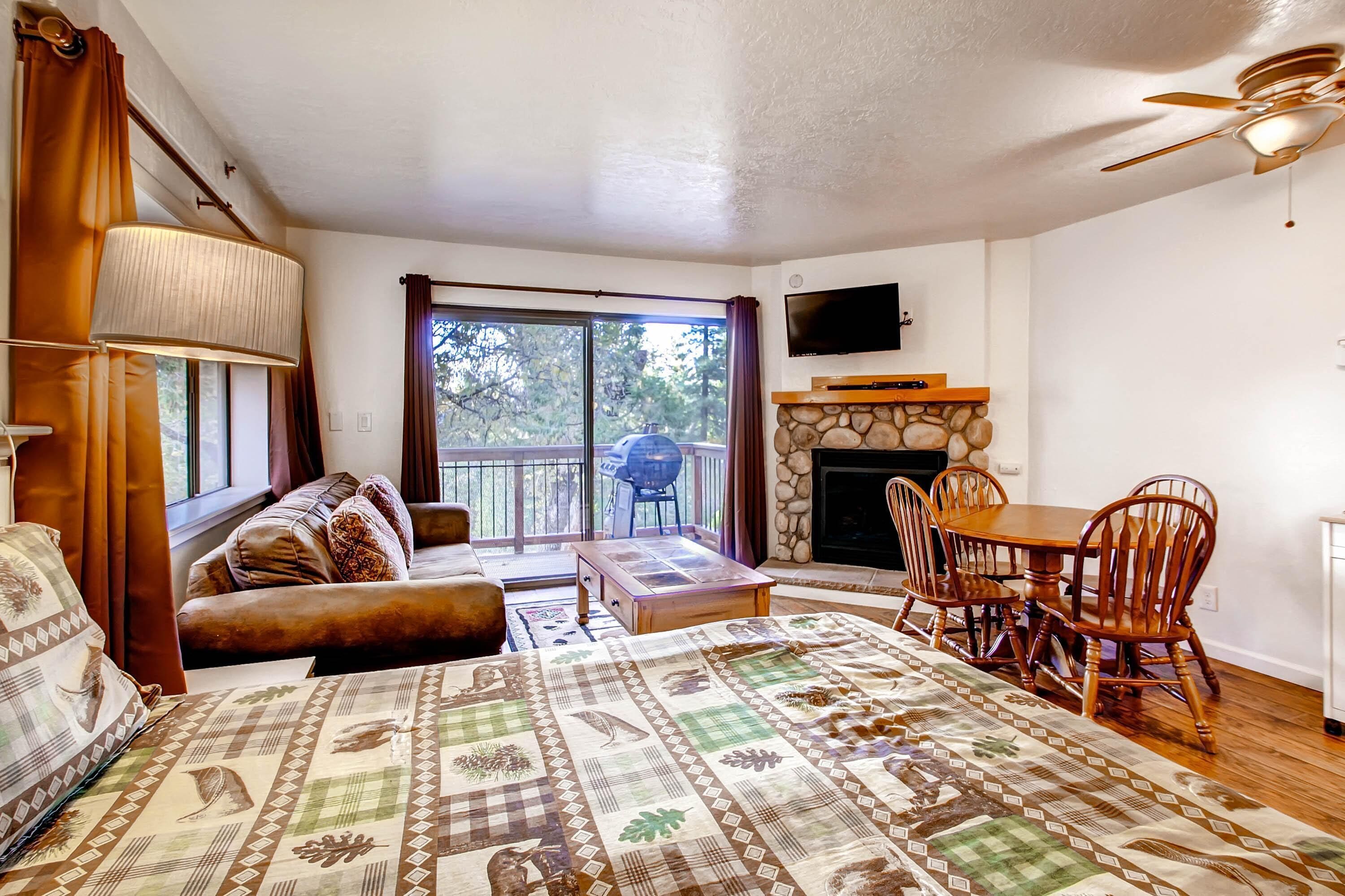 1 多间卧室、上网接入、床单