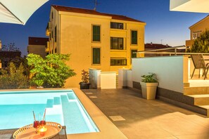 Outdoor pool - Apartments with Pool and Balcony (Novalja)