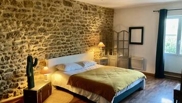 3 chambres, fer et planche Ă repasser, Wi-Fi gratuit, draps fournis