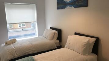 2 bedrooms, iron/ironing board, WiFi, bed sheets