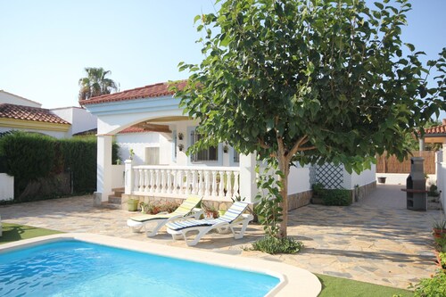 "Nati"@MARISOL: 250m de la plage, piscine privée, A/C, WiFi, plage pour chiens