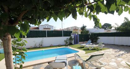 "Nati"@MARISOL: 250m to the beach, private pool, A/C, WiFi, dog beach.