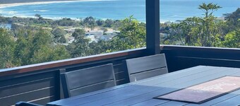 Bob's Shout Crescent Head NSW 2440