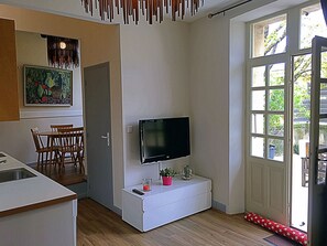 Interior - Apartment in the heart of the village • 50 m² terrace (Saint-Paul-Trois-Châteaux)
