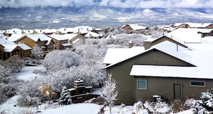 Chateau du Pikes Peak, a Tuscany Retreat