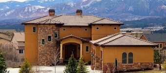 Chateau du Pikes Peak, a Tuscany Retreat