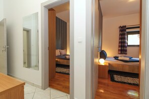 2 bedrooms, WiFi, bed sheets