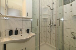 Shower, towels - Aida in Poreč - Istrien / Aida in Poreč - 1 Appartement für 4 Personen AP6 (Porec)