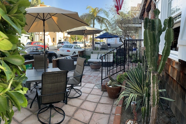 屋外ダイニングエリア