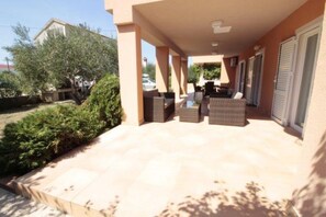 Terrace/patio - Room with Private Bathroom and Free WiFi (Novalja)