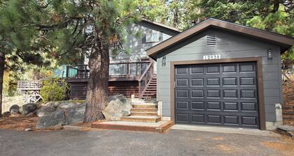 Sierra Getaway - Pet-Friendly - Views of Donner Lake!