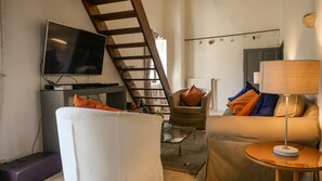 TV, fireplace, DVD player