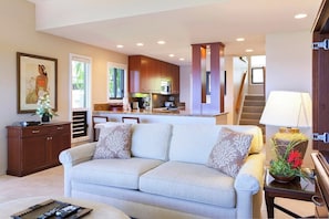 Living area - Kapalua Ridge 1915- Platinum Ocean View Villa (Lahaina)