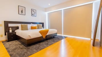 1 bedroom, in-room safe, desk, iron/ironing board