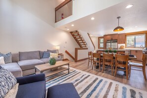 TV, peis og DVD-spiller