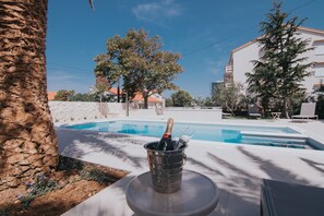 Piscine extérieure, piscine chauffée