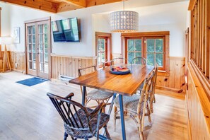 Dining - River to Breakers - River View (Yachats)