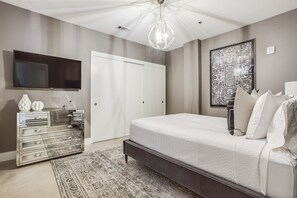 2 chambres, fer et planche à repasser, Wi-Fi, draps fournis