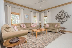 Télévision, chaîne hi-fi