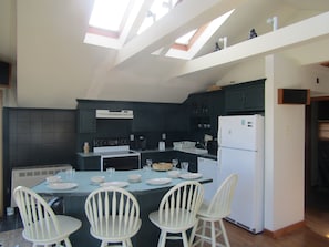 Dining - Family Friendly Beach side Fun (Fairhaven)