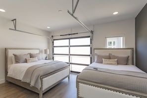 4 habitaciones, tabla de planchar con plancha, wifi y ropa de cama 