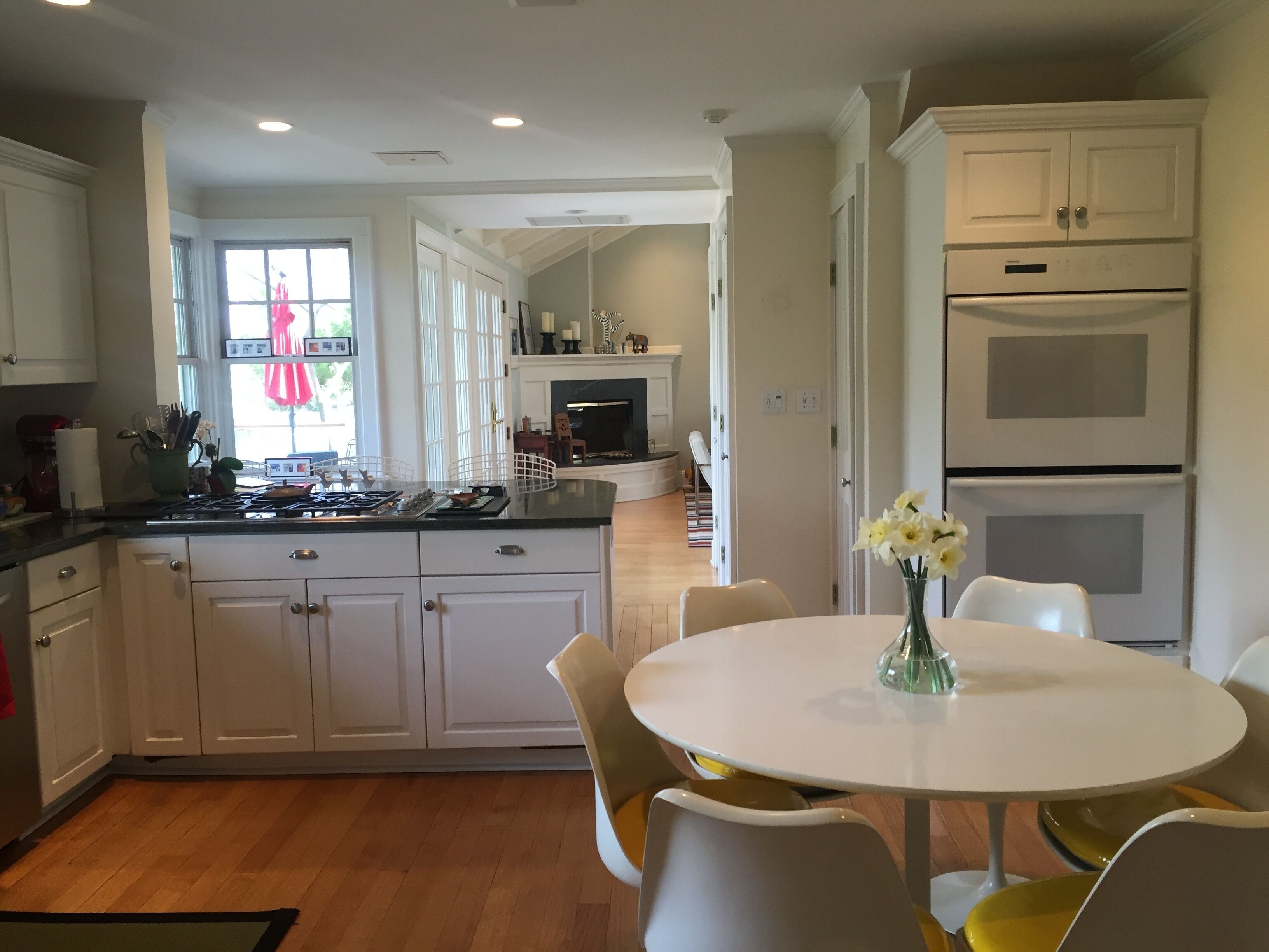 Larchmont Manor: Walking Distance To Train, Town and Schools 30 Minutes from NYC