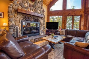 Fernseher, Kamin, DVD-Player, Tischfußball