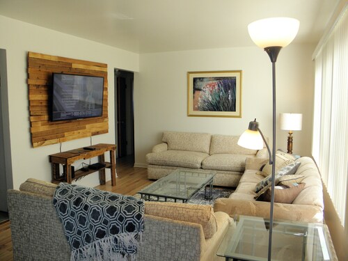 Make yourself at home in this cute and bright apt!