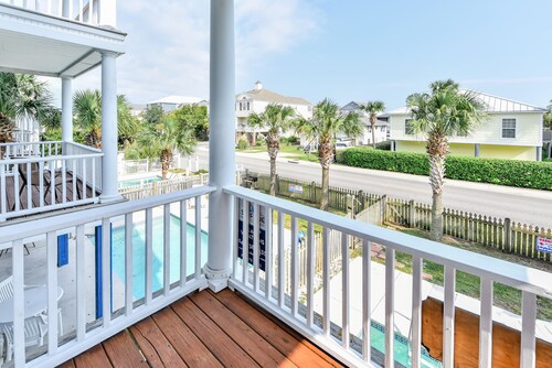 Large Beachview  5 bedroom House  Surfside Beach 2nd row