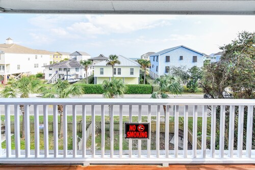 Large Beachview  5 bedroom House  Surfside Beach 2nd row