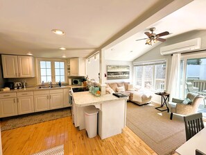 TV, fireplace, offices