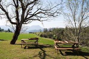Outdoor dining - In nature, 3 bedroom house sleeps 8-10, totally renovated in 2019 (Aouste-sur-Sye)