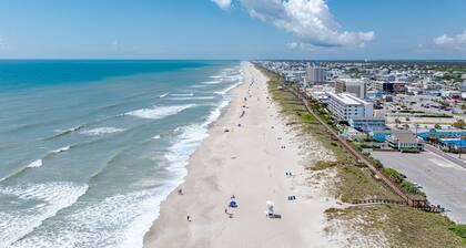 "Vitamin Sea Suites 3": Downtown and a short walk to the SEA!