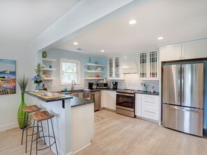 Fridge, microwave, oven, stovetop - Heated Pool Access | 5*Clean | Flex Cancelation (Tybee Island)