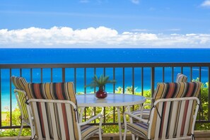 Outdoor dining - Vacation in comfort with unrivaled ocean and island views! (Lahaina)