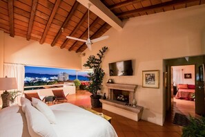 7 عدّة غرف نوم وخزنة داخل الغرفة ومكواة/لوح كي وواي فاي