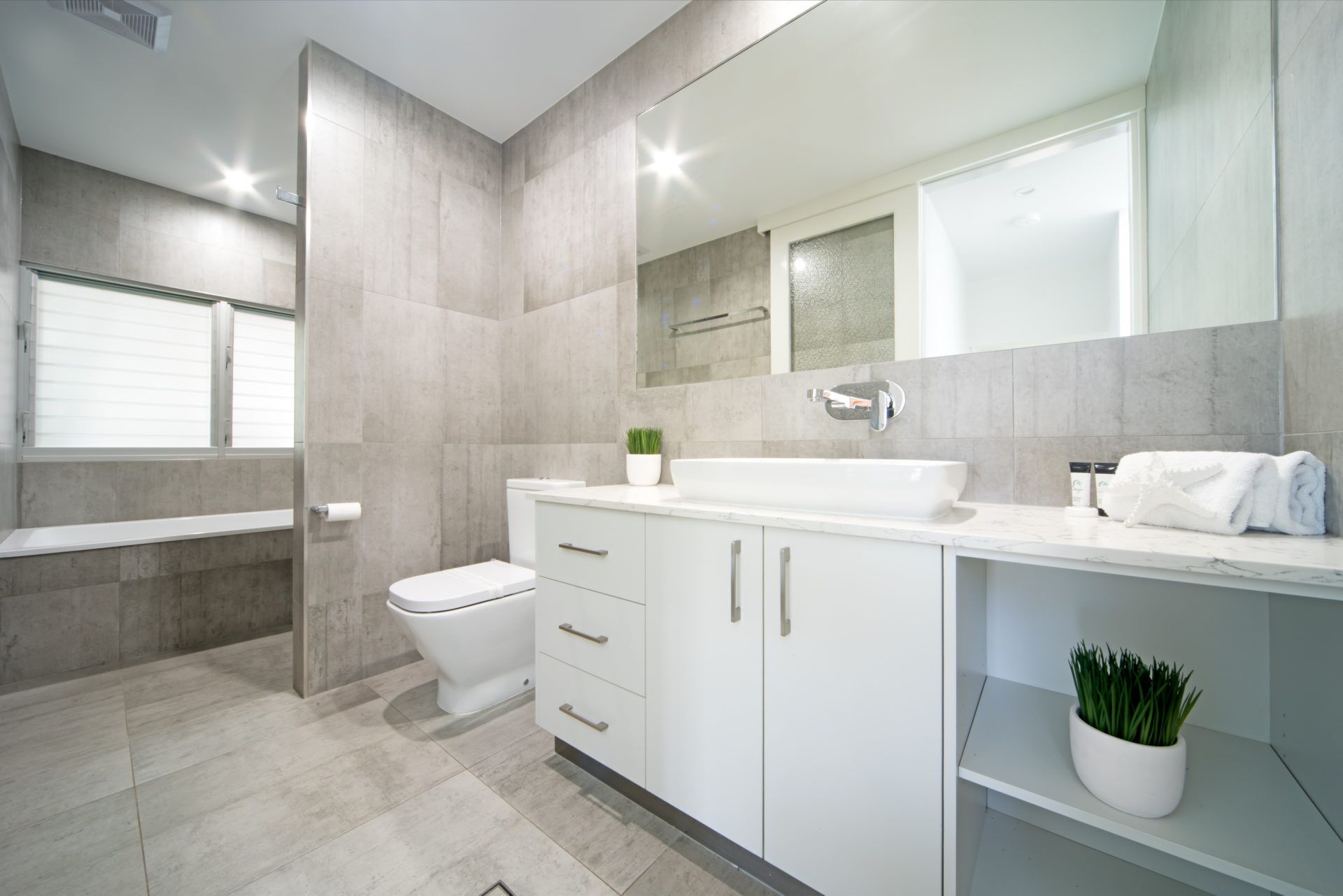 Stunning Holiday Home in the heart of Airlie Beach with Private pool and... — image 22