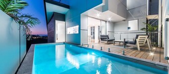 Stunning Holiday Home in the heart of Airlie Beach with Private pool and...